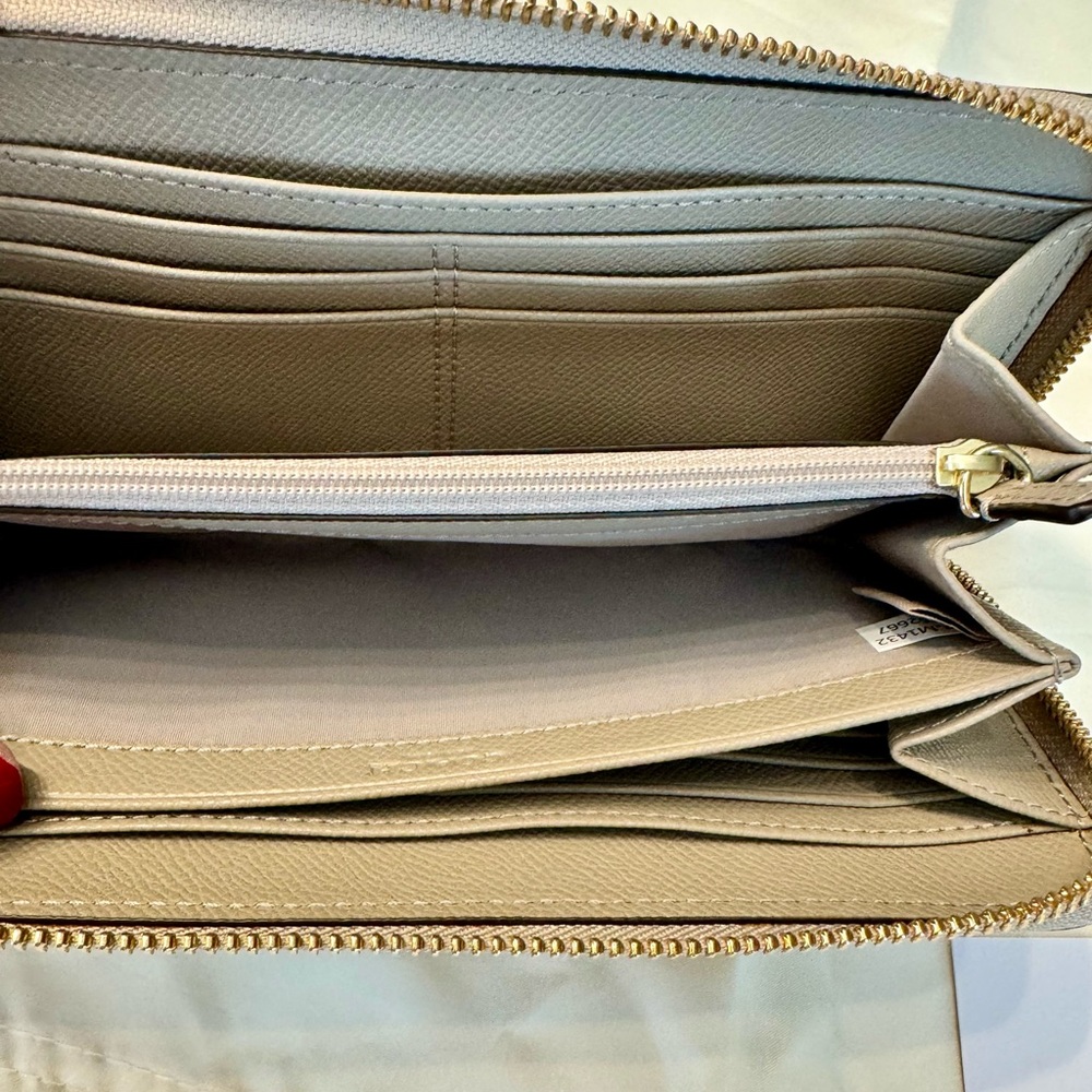 Coach Pearl Leather Mickie Accordian Zip Around Wallet - Picture 8 of 9